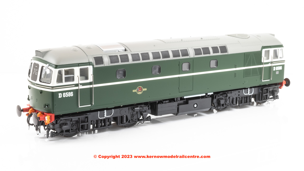 3375 Heljan Class 33/2 Diesel Locomotive number D6586 in BR Green livery